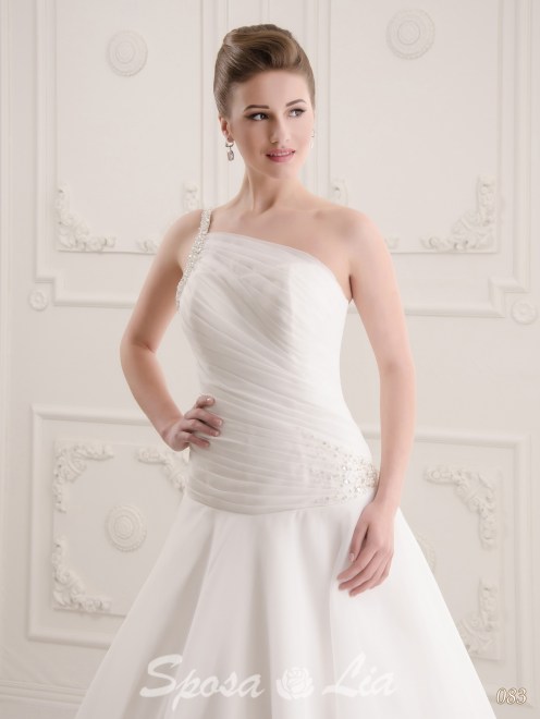 https://www.sposa-lia.com/images/stories/virtuemart/product/083-(2).jpg