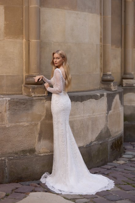 https://www.sposa-lia.com/images/stories/virtuemart/product/14_taylor_03.jpg