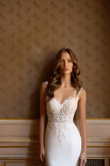 https://www.sposa-lia.com/images/stories/virtuemart/product/18_kimberly_02.jpg