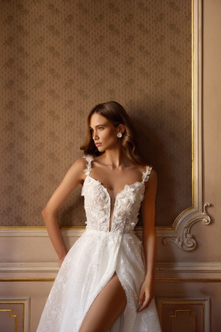 https://www.sposa-lia.com/images/stories/virtuemart/product/22_cecillia_02.jpg