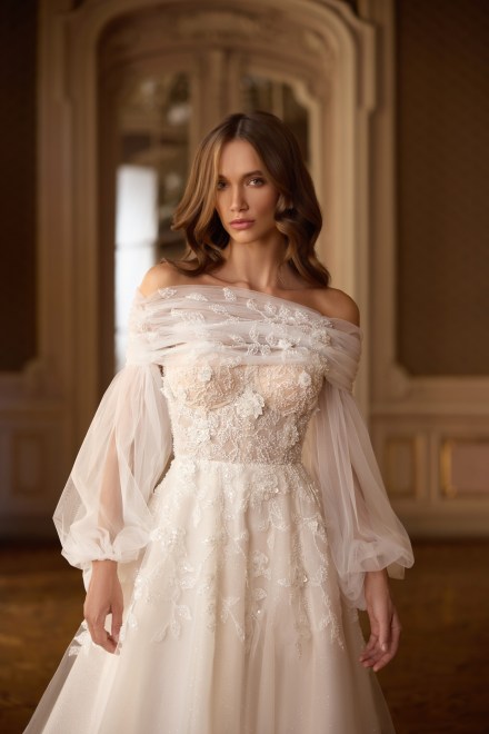 https://www.sposa-lia.com/images/stories/virtuemart/product/23_gia_02.jpg