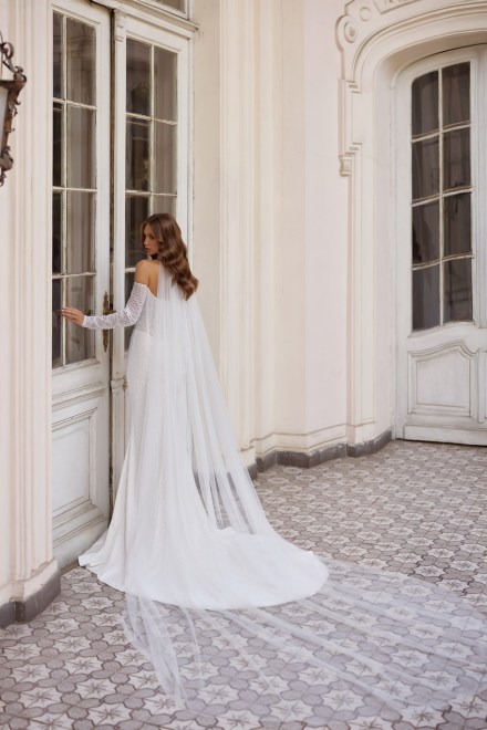 https://www.sposa-lia.com/images/stories/virtuemart/product/4_caraline_03.jpg