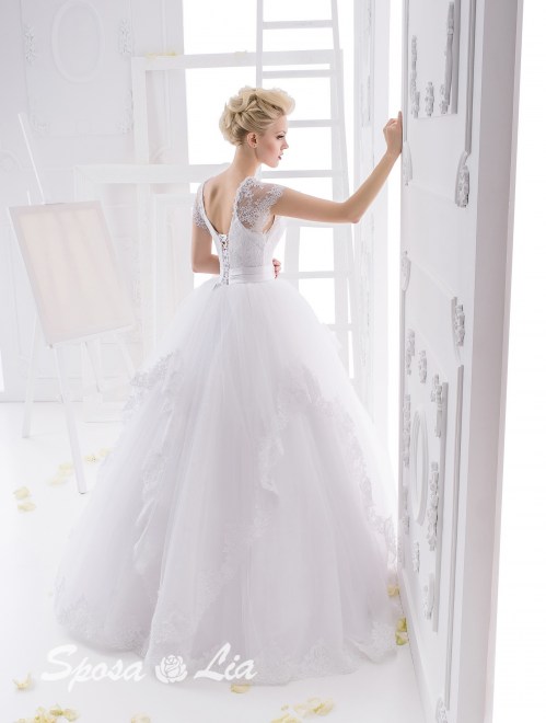 https://www.sposa-lia.com/images/stories/virtuemart/product/585-22.jpg