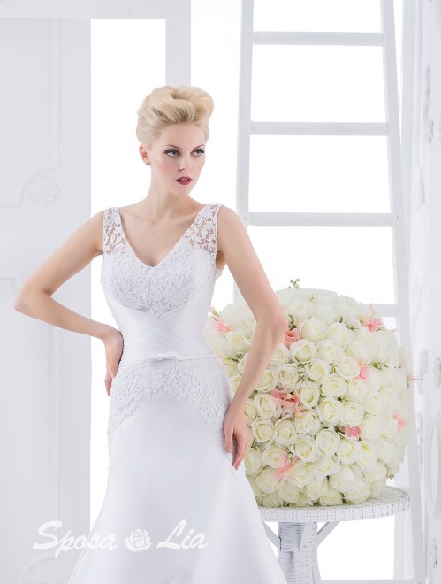 https://www.sposa-lia.com/images/stories/virtuemart/product/587-36.jpg