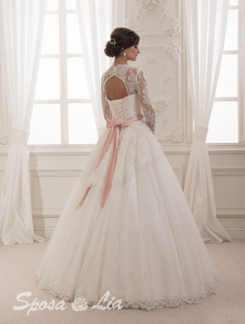 https://www.sposa-lia.com/images/stories/virtuemart/product/723-jn-(3).jpg