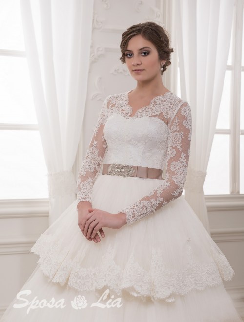 https://www.sposa-lia.com/images/stories/virtuemart/product/725-jn-(2).jpg