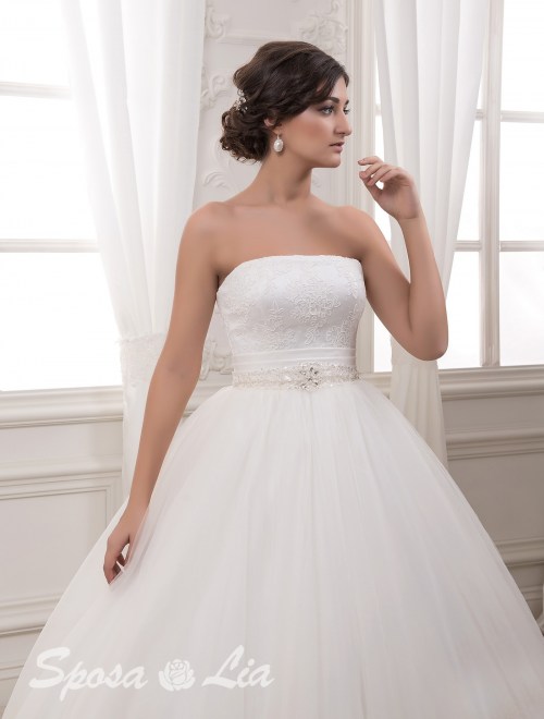 https://www.sposa-lia.com/images/stories/virtuemart/product/727-jn-(3).jpg