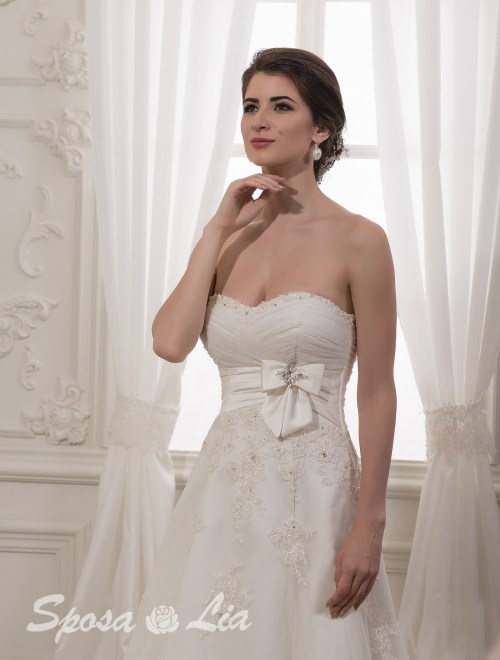 https://www.sposa-lia.com/images/stories/virtuemart/product/870-gi-(2).jpg
