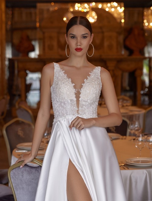 https://www.sposa-lia.com/images/stories/virtuemart/product/Amber(2).jpg