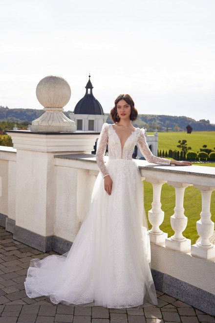 https://www.sposa-lia.com/images/stories/virtuemart/product/Andrea(1)39.jpg