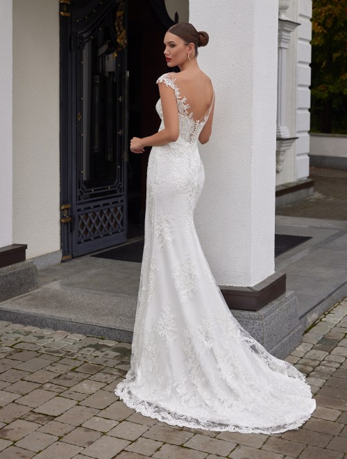 https://www.sposa-lia.com/images/stories/virtuemart/product/Anna(3).jpg