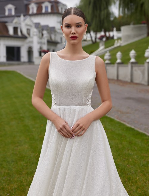 https://www.sposa-lia.com/images/stories/virtuemart/product/Casandra(2).jpg