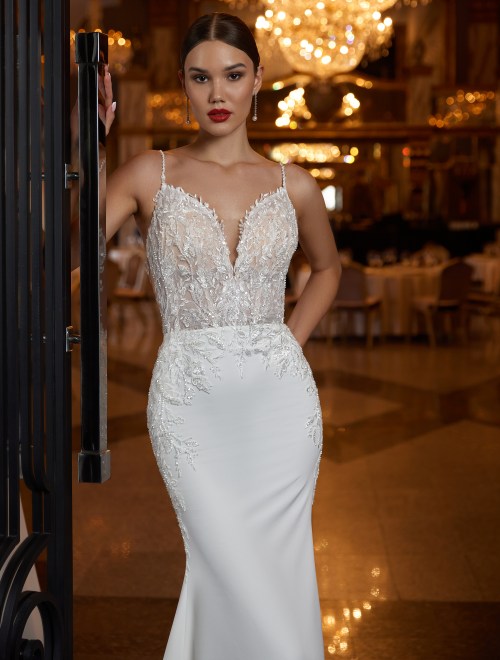 https://www.sposa-lia.com/images/stories/virtuemart/product/Eleonora(2).jpg
