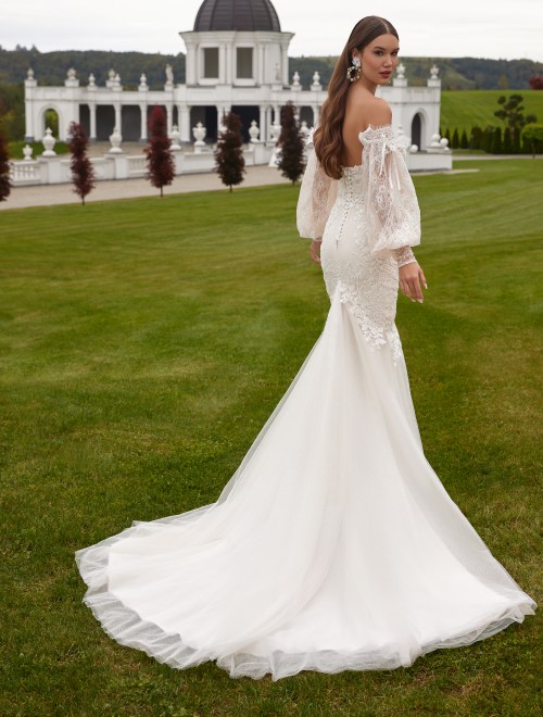 https://www.sposa-lia.com/images/stories/virtuemart/product/Gabrielle(3).jpg