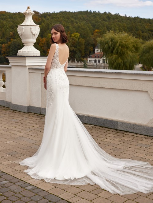 https://www.sposa-lia.com/images/stories/virtuemart/product/Ida(3).jpg