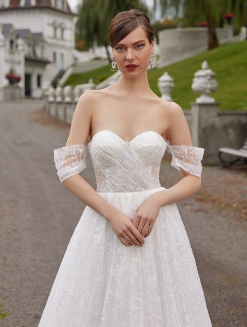 https://www.sposa-lia.com/images/stories/virtuemart/product/Inessa(2).jpg