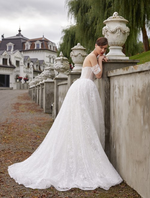 https://www.sposa-lia.com/images/stories/virtuemart/product/Inessa(3).jpg