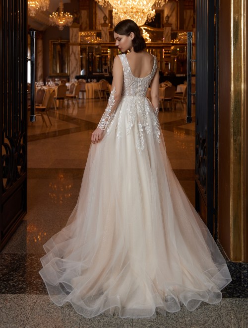 https://www.sposa-lia.com/images/stories/virtuemart/product/Ivana(3).jpg