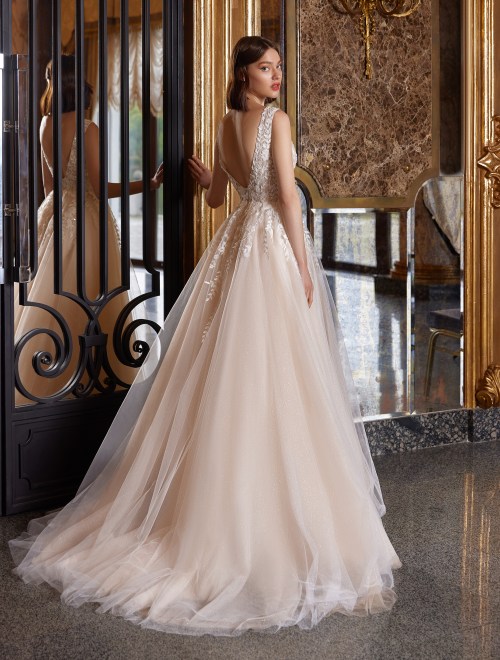 https://www.sposa-lia.com/images/stories/virtuemart/product/Lori(3).jpg