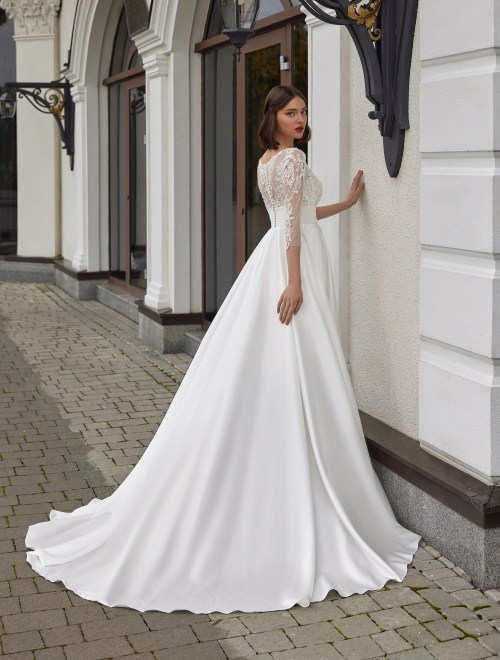 https://www.sposa-lia.com/images/stories/virtuemart/product/Luciana(3).jpg