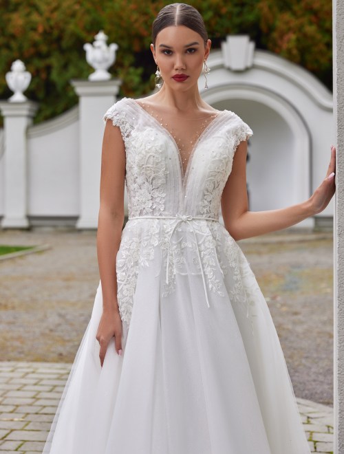 https://www.sposa-lia.com/images/stories/virtuemart/product/Matilda(2).jpg