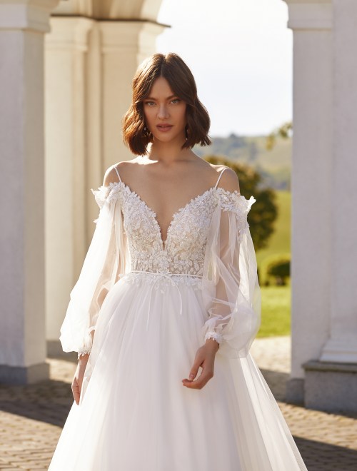 https://www.sposa-lia.com/images/stories/virtuemart/product/Olga(2).jpg