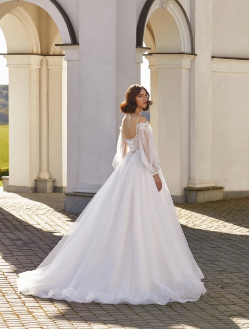 https://www.sposa-lia.com/images/stories/virtuemart/product/Olga(3).jpg