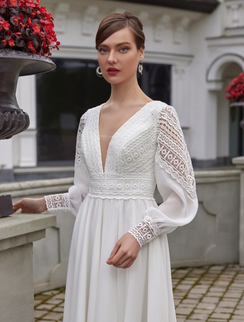 https://www.sposa-lia.com/images/stories/virtuemart/product/Rosalee(2).jpg