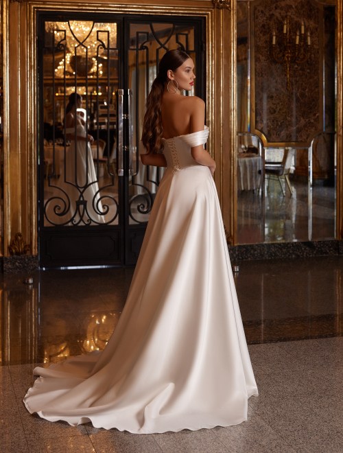 https://www.sposa-lia.com/images/stories/virtuemart/product/Rossi(3).jpg