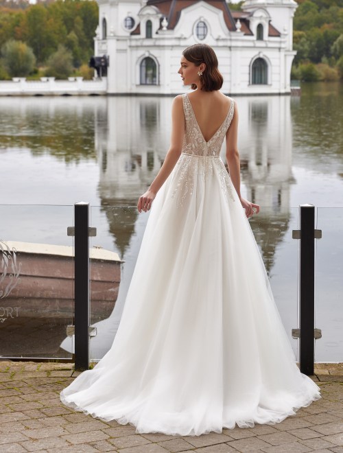 https://www.sposa-lia.com/images/stories/virtuemart/product/Simona(3).jpg