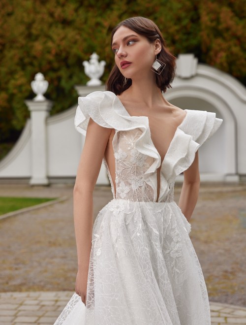 https://www.sposa-lia.com/images/stories/virtuemart/product/Vincenza(2).jpg