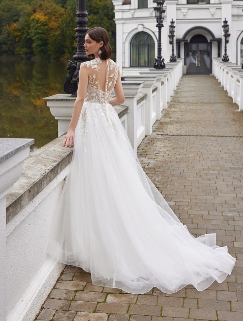 https://www.sposa-lia.com/images/stories/virtuemart/product/Viviana(3).jpg